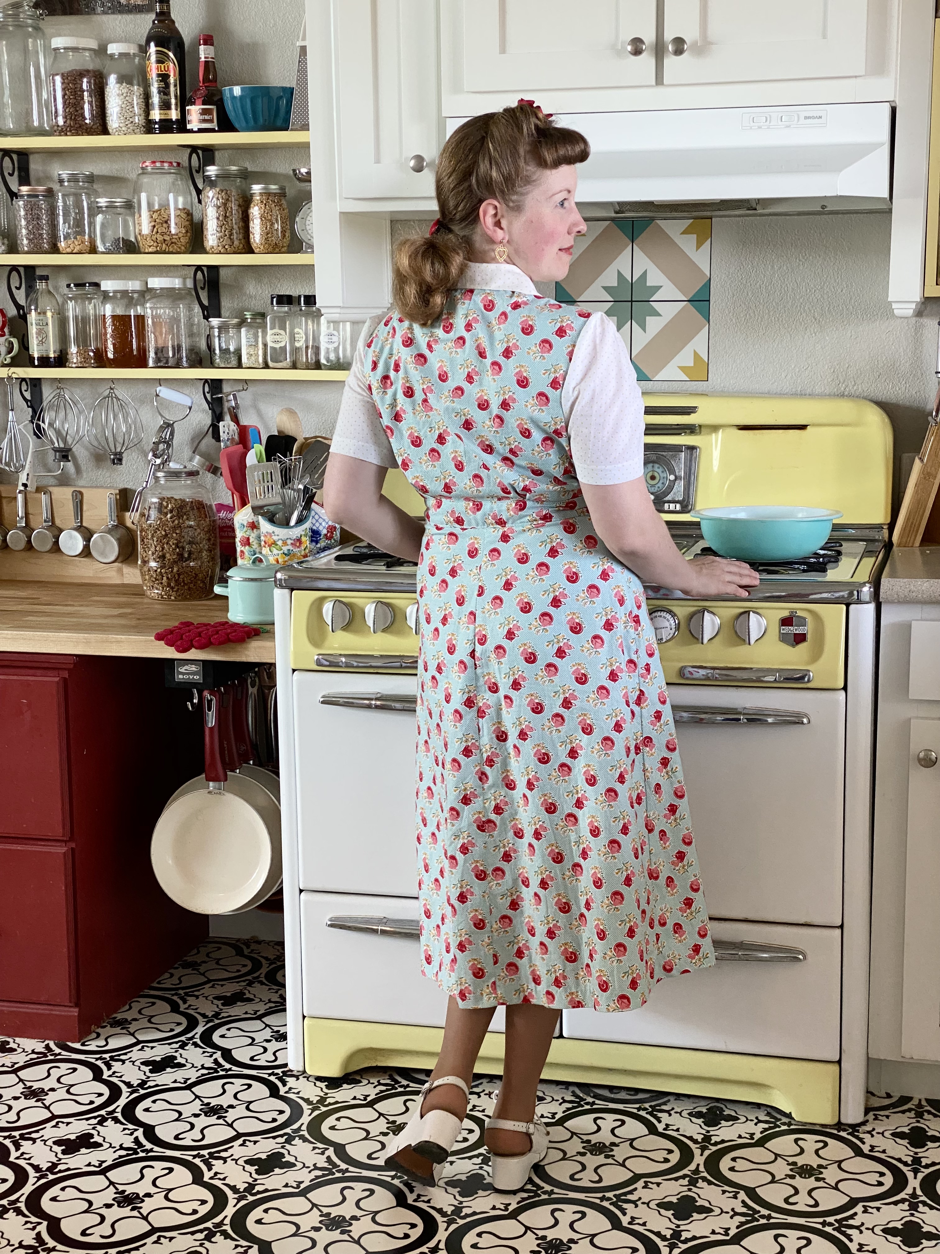 novelty-1940s-wrap-house-dress-verity-vintage-studio